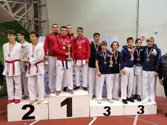 PRVENSTVO HRVATSKE U BORBAMA Karate klub Virovitica osvojio broncu