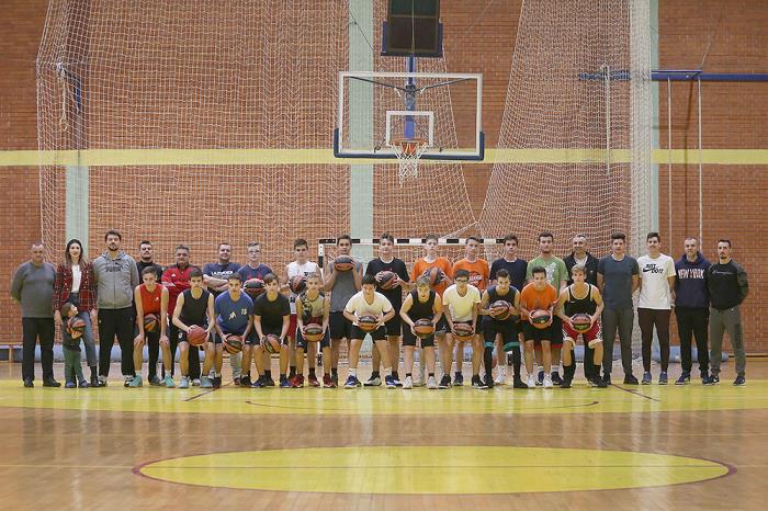 KK Virka dobila 20 košarkaških lopti zahvaljujući suradnji HOO-a i Sportske zajednice Virovitičko-podravske županije